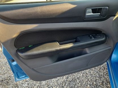 Ford Focus 1,4 - Slika 13