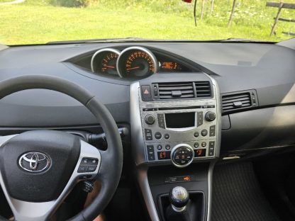 Toyota Corolla Verso 2,0 D-4D - Slika 7
