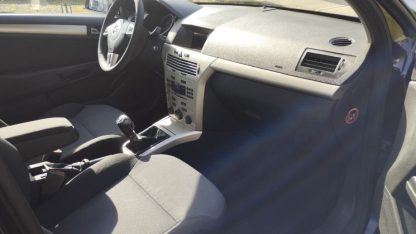 Opel Astra 1,6 16V - Slika 9
