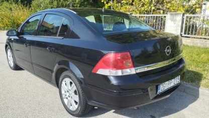 Opel Astra 1,6 16V - Slika 5