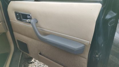 Jeep Cherokee 4,0 automatik - Slika 12