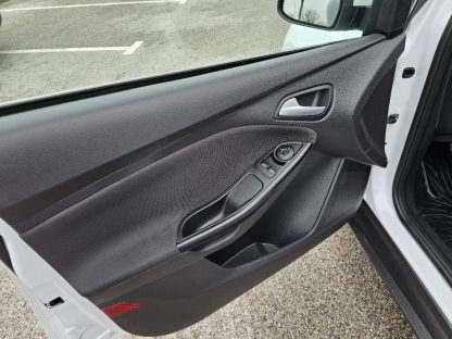 Ford Focus 1,0 GTDi - Slika 11