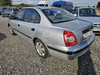 Hyundai Elantra 1,6 - Slika 4