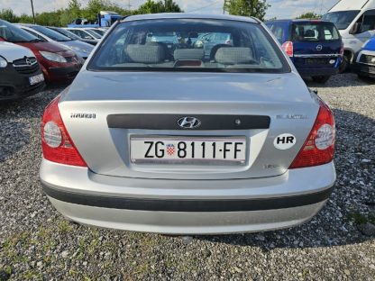 Hyundai Elantra 1,6 - Slika 6