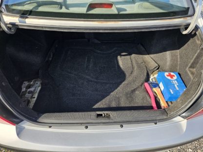 Hyundai Elantra 1,6 - Slika 12