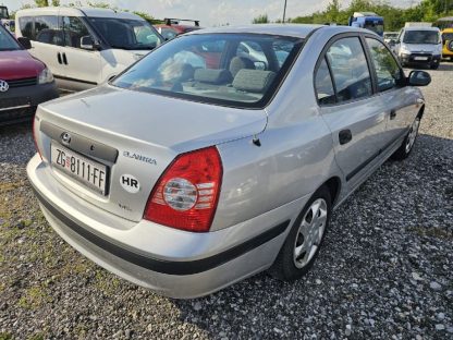 Hyundai Elantra 1,6 - Slika 5