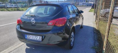 Opel Astra 1,3 CDTI - Slika 9