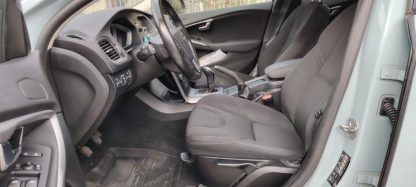 Volvo V40 Cross Country 2,0D - Slika 10