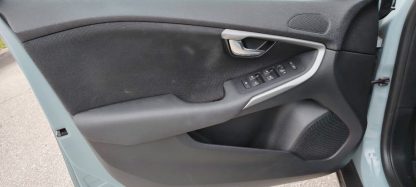 Volvo V40 Cross Country 2,0D - Slika 16