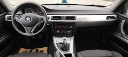 BMW serija 3 Touring 318d - Slika 9