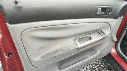 VW Passat 1,6 - Slika 14