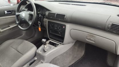 VW Passat 1,6 - Slika 11