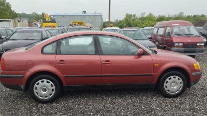 VW Passat 1,6 - Slika 4