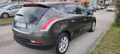 Lancia Delta 1,6 JTD, samo 167.000 km - Slika 7
