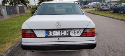 Mercedes-Benz E-klasa 220 Classic - Slika 7