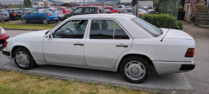 Mercedes-Benz E-klasa 220 Classic - Slika 5