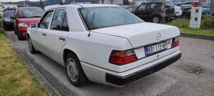 Mercedes-Benz E-klasa 220 Classic - Slika 8