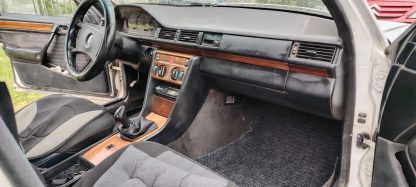 Mercedes-Benz E-klasa 220 Classic - Slika 11