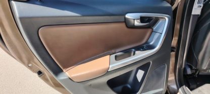 Volvo XC60 AWD D4 automatik - Slika 8