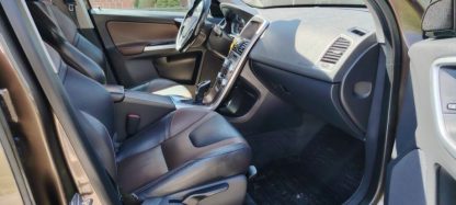 Volvo XC60 AWD D4 automatik - Slika 13