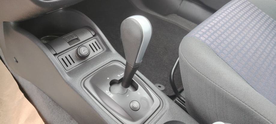 Opel Corsa 1,2 16V automatik - Slika 10