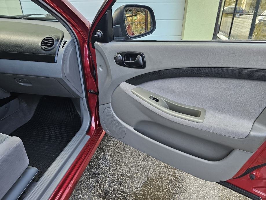 Chevrolet Lacetti 1,4 SE - Slika 14