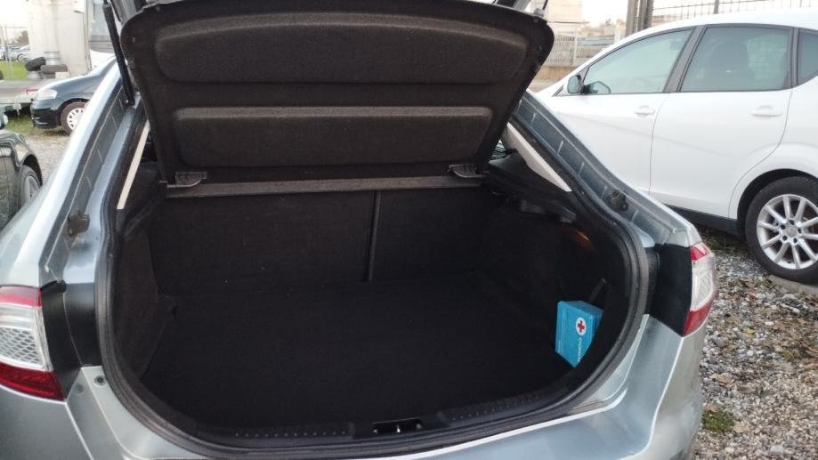 Ford Mondeo 1,6 - Slika 15