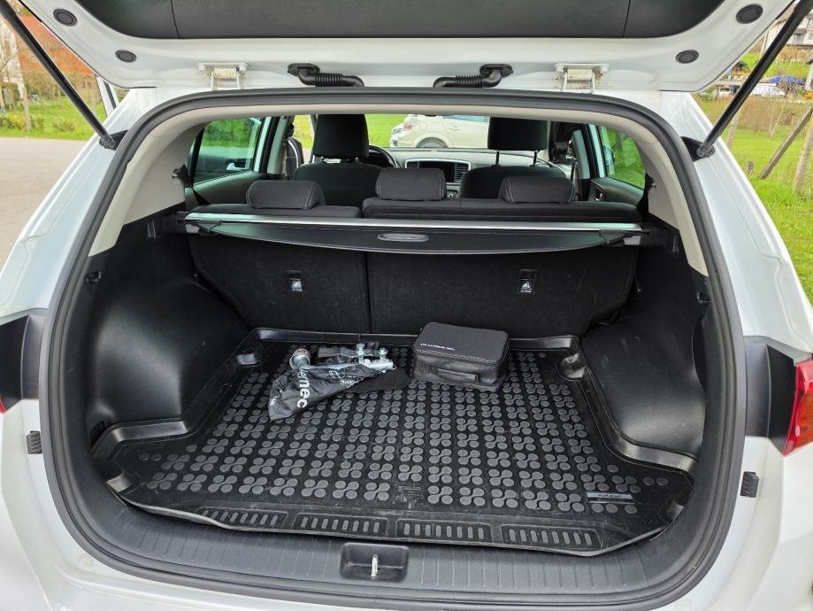 Kia Sportage 1,6 CRDi automatik - Slika 15