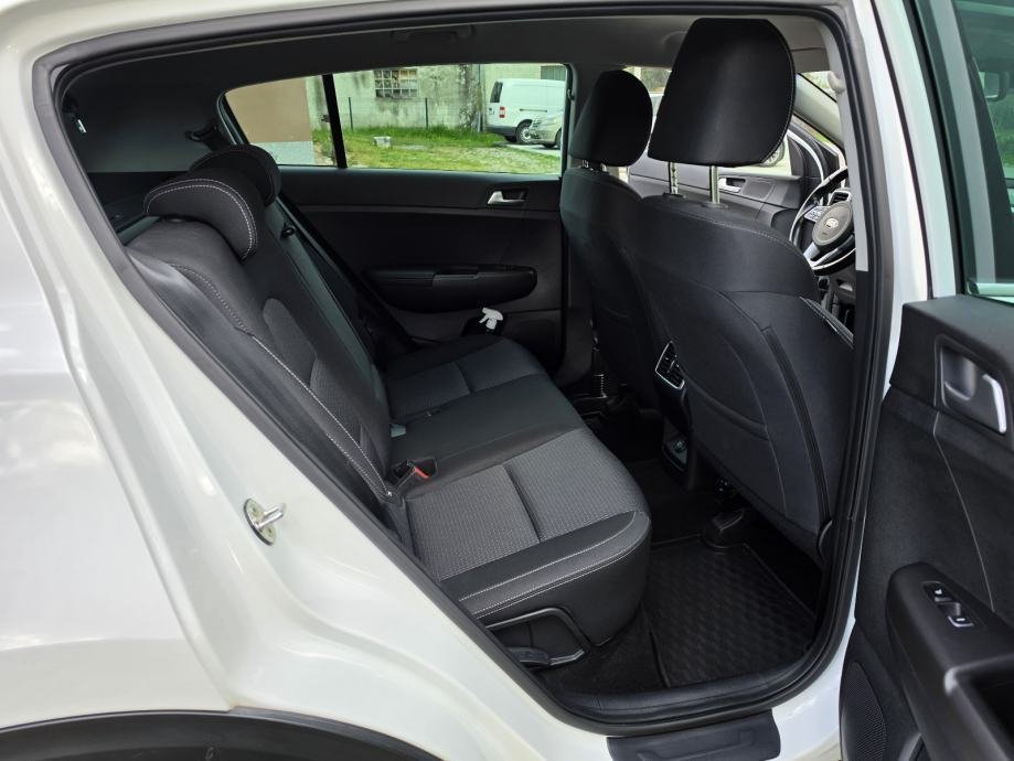 Kia Sportage 1,6 CRDi automatik - Slika 14