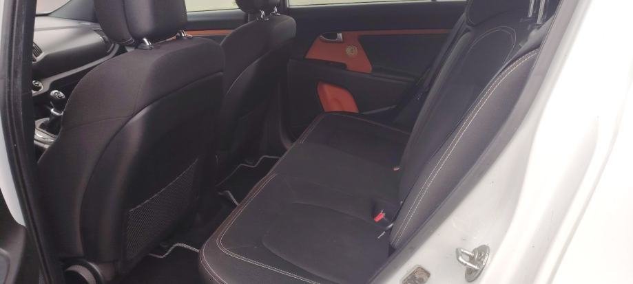 Kia Sportage 2WD 1,6 - Slika 14