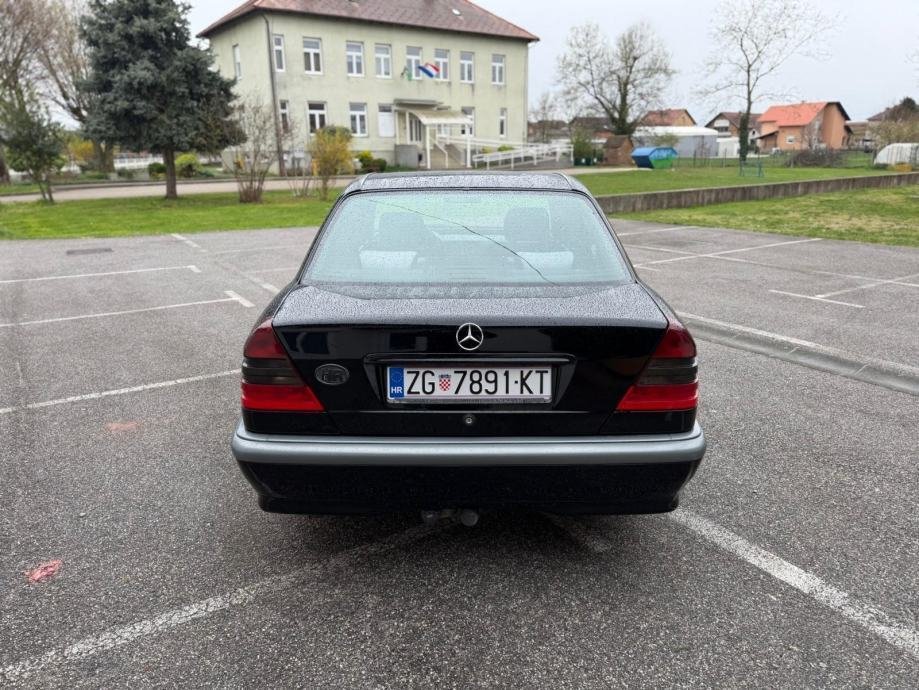 Mercedes-Benz C-klasa 250TD 110kw - Slika 7