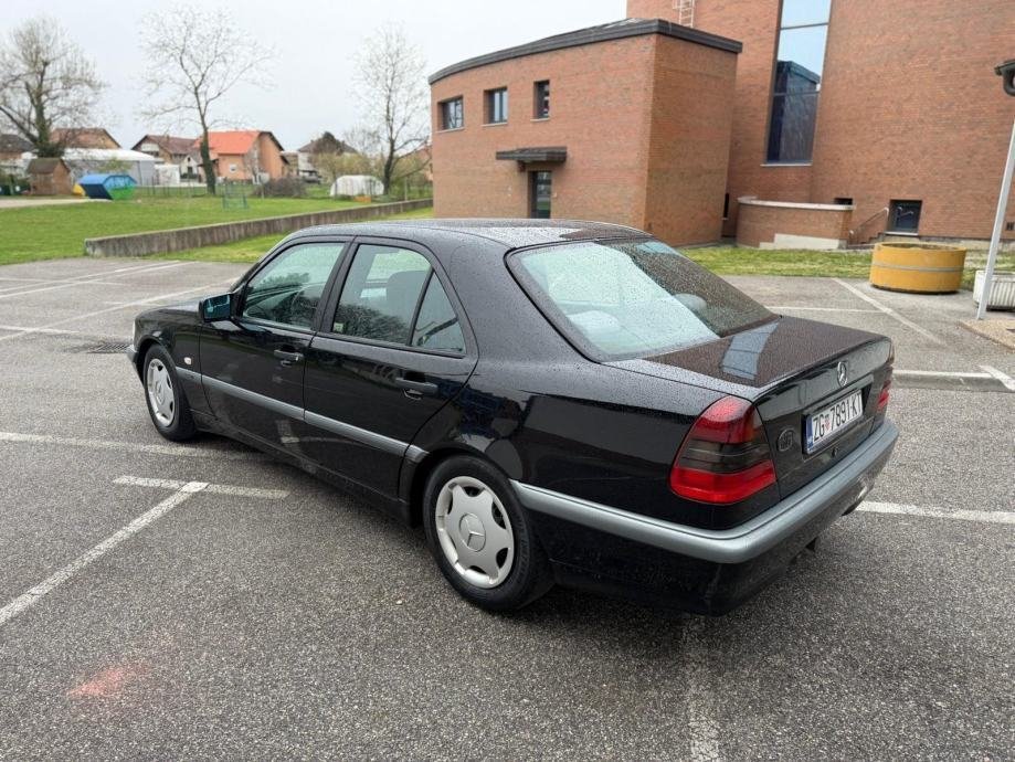 Mercedes-Benz C-klasa 250TD 110kw - Slika 5