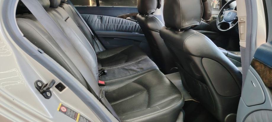 Mercedes-Benz E-klasa T-model 320 CDI T 4MATIC automatik - Slika 13