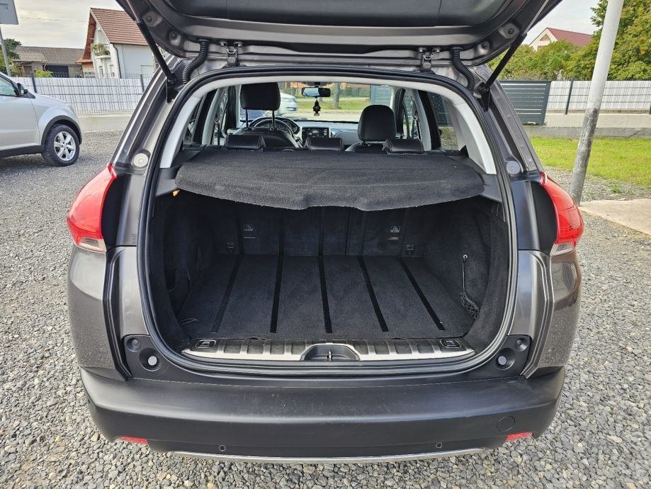 Peugeot 2008 1,6 e-HDi - Slika 10