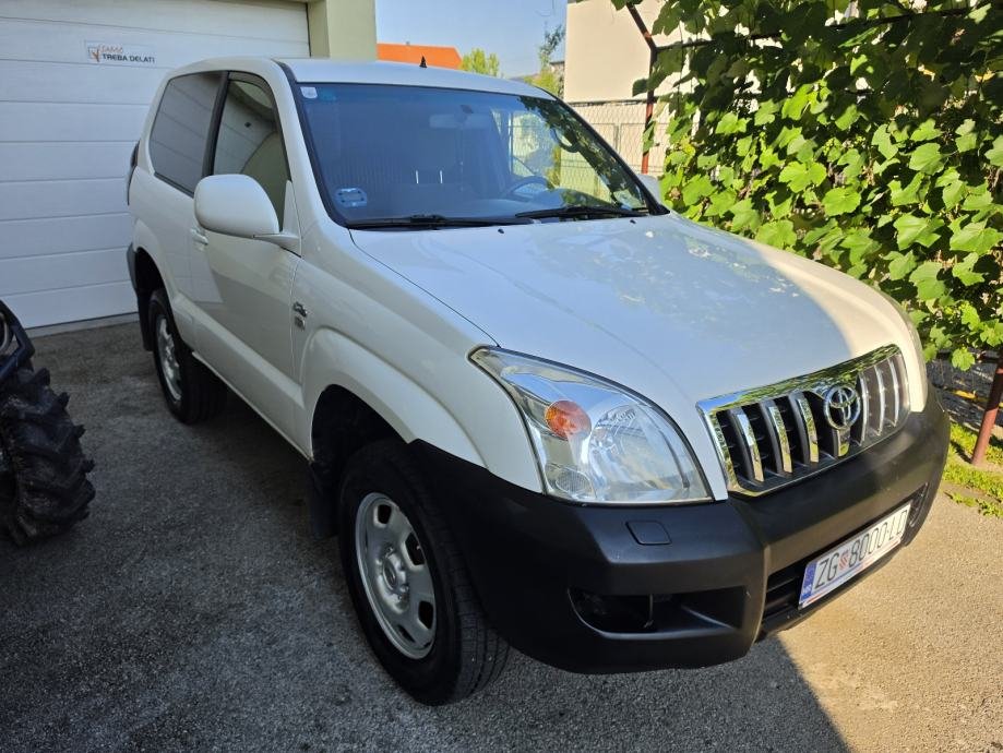 Toyota Land Cruiser 3,0 D-4D 3vrata kratka - Slika 4