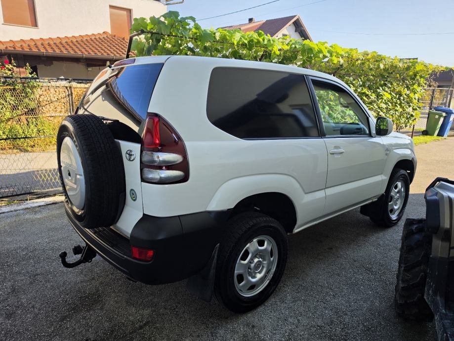 Toyota Land Cruiser 3,0 D-4D 3vrata kratka - Slika 5
