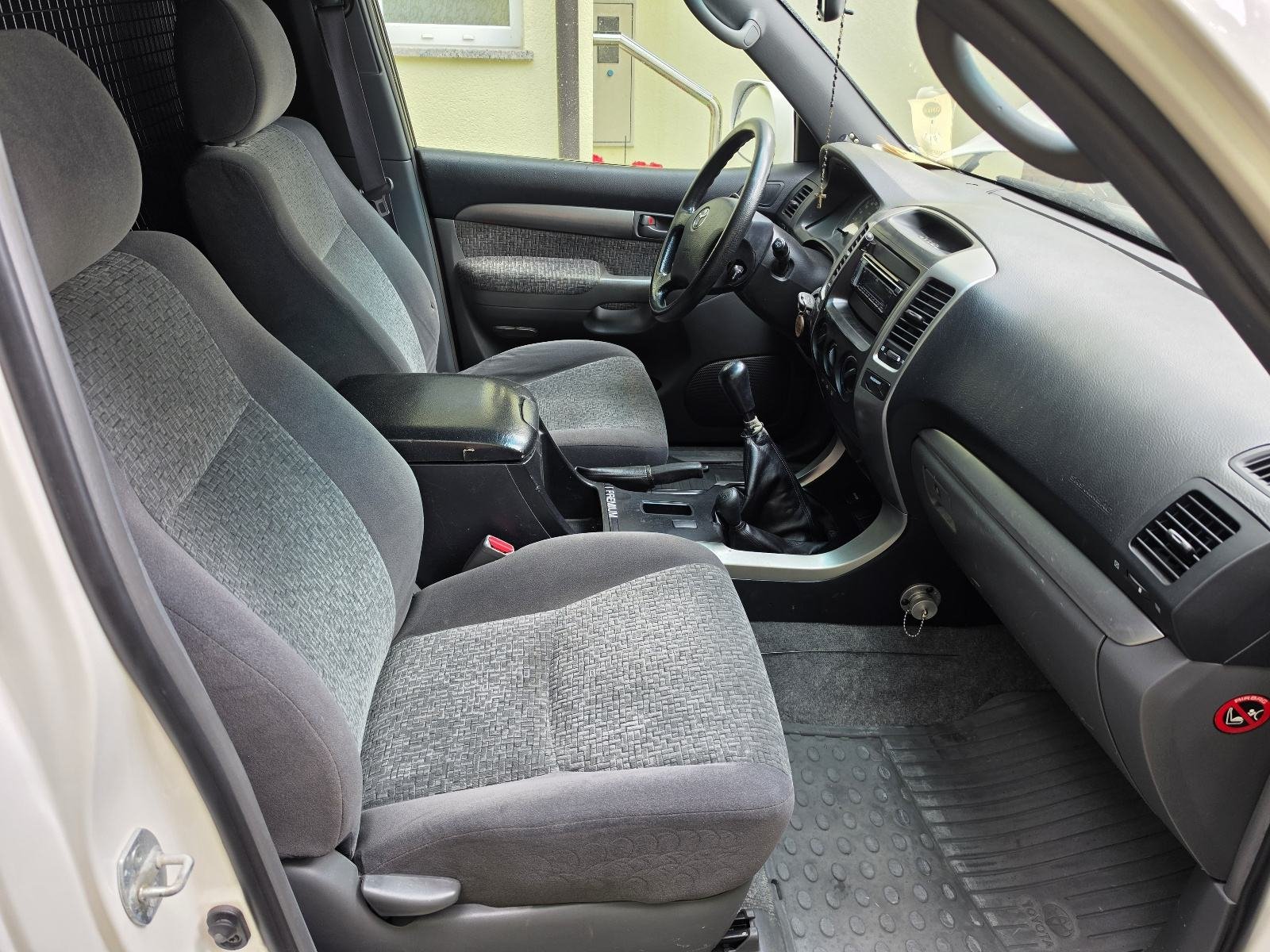 Toyota Land Cruiser 3,0 D-4D 3vrata kratka - Slika 10