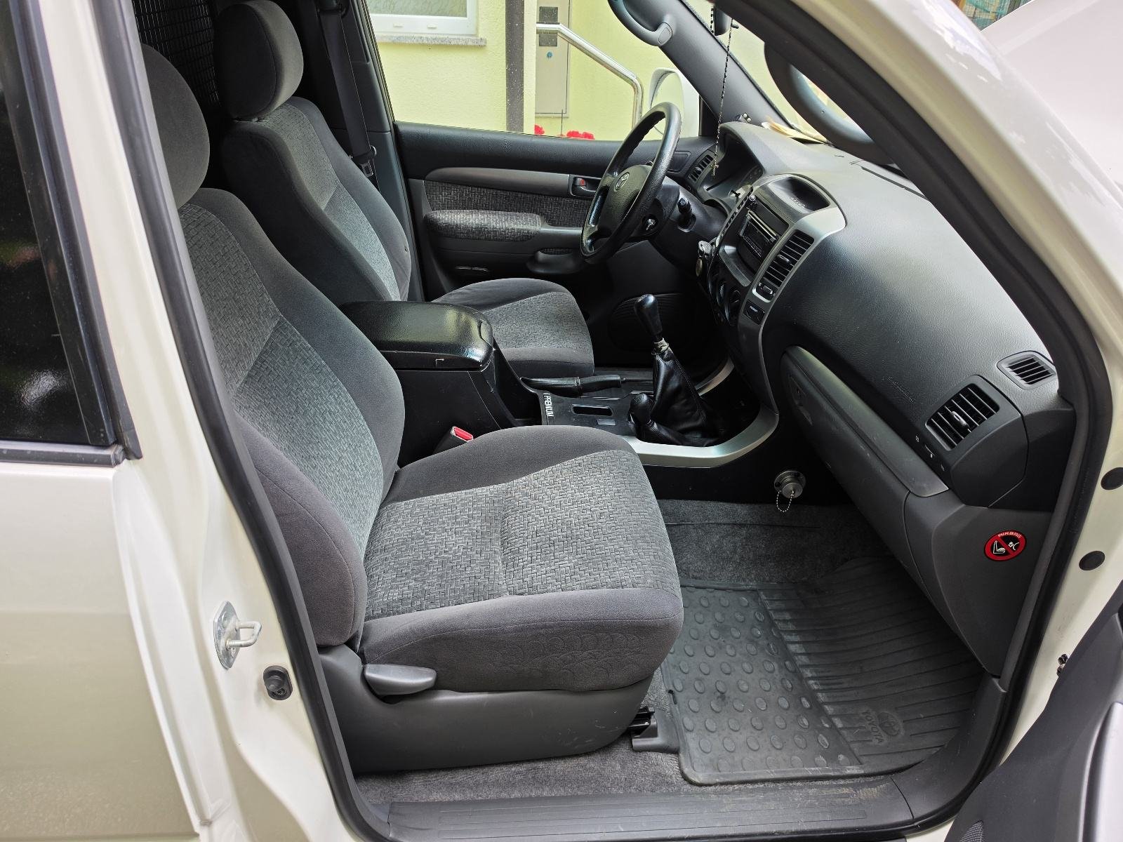 Toyota Land Cruiser 3,0 D-4D 3vrata kratka - Slika 12