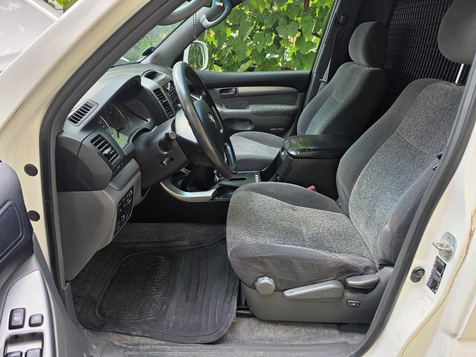 Toyota Land Cruiser 3,0 D-4D 3vrata kratka - Slika 9