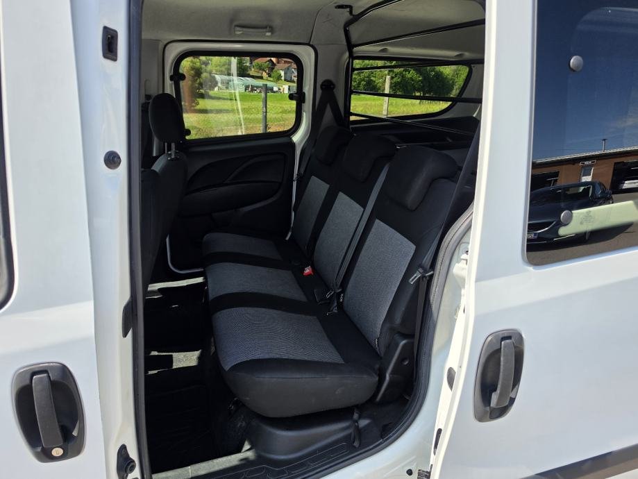 Fiat Doblo 1,6 Multijet – stražnja sjedala