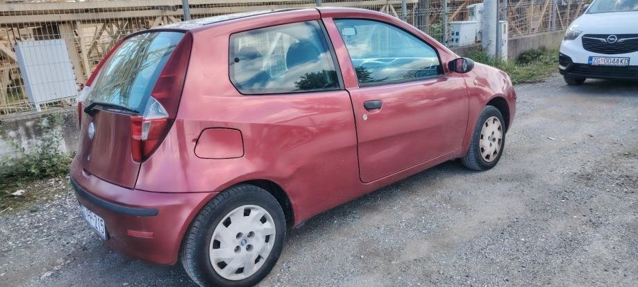 Fiat Punto 1,2 - polovno vozilo na prodaju, autosalon Samobor i Strmec | Samo treba delati