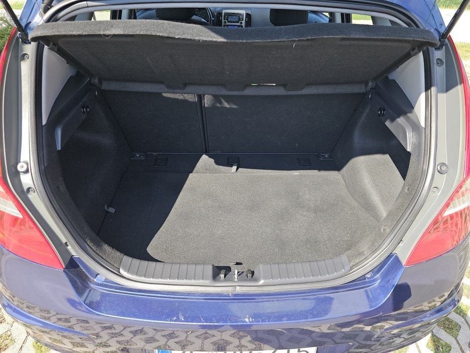 Hyundai i30 1,6 16V - polovno vozilo na prodaju, autosalon Samobor i Strmec | Samo treba delati