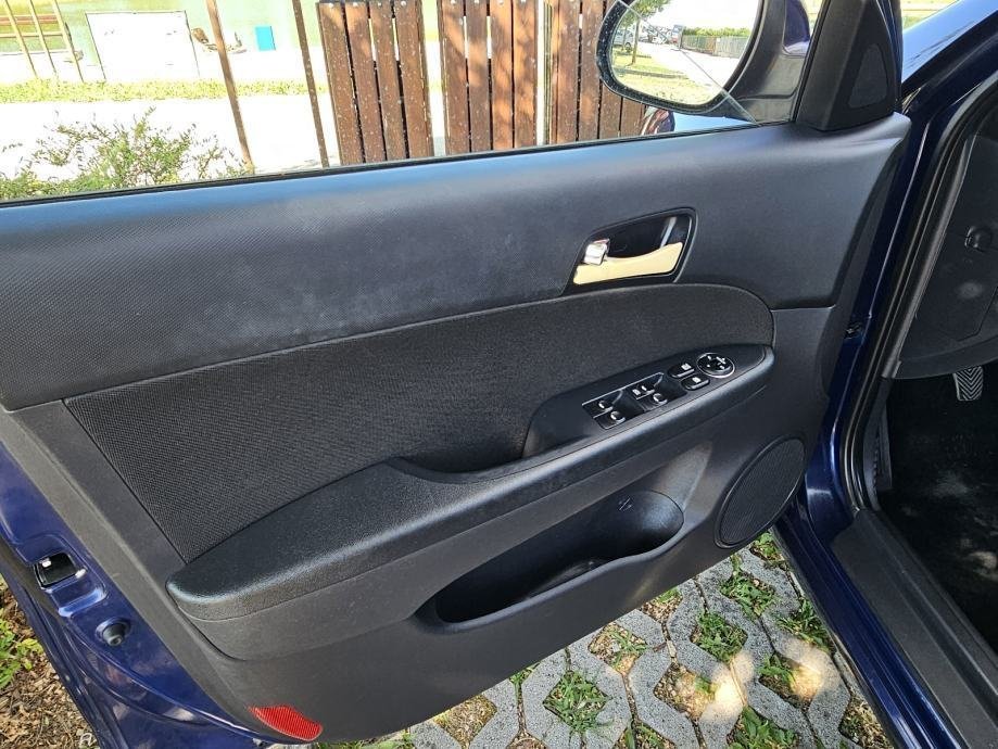 Hyundai i30 1,6 16V - polovno vozilo na prodaju, autosalon Samobor i Strmec | Samo treba delati
