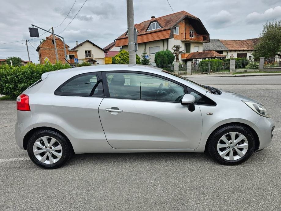 Kia Rio 1,2 LX - polovno vozilo na prodaju, autosalon Samobor i Strmec | Samo treba delati