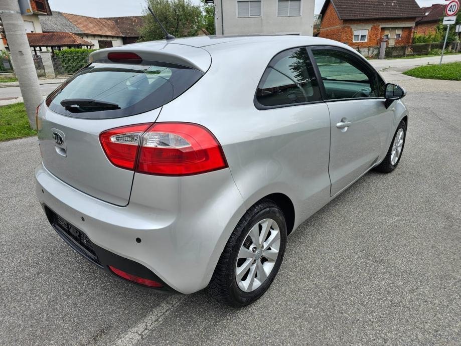 Kia Rio 1,2 LX - polovno vozilo na prodaju, autosalon Samobor i Strmec | Samo treba delati