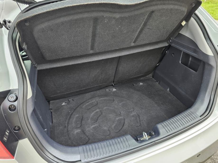 Kia Rio 1,2 LX - polovno vozilo na prodaju, autosalon Samobor i Strmec | Samo treba delati