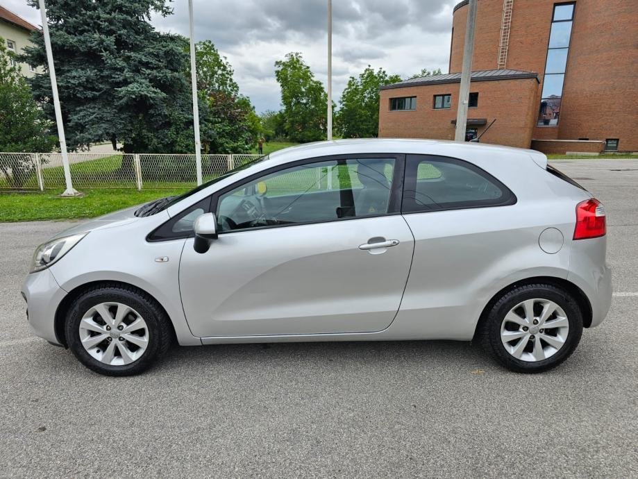 Kia Rio 1,2 LX - polovno vozilo na prodaju, autosalon Samobor i Strmec | Samo treba delati