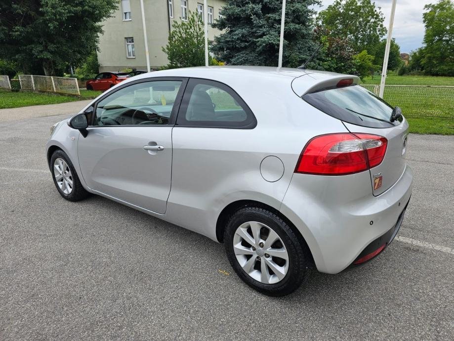 Kia Rio 1,2 LX - polovno vozilo na prodaju, autosalon Samobor i Strmec | Samo treba delati