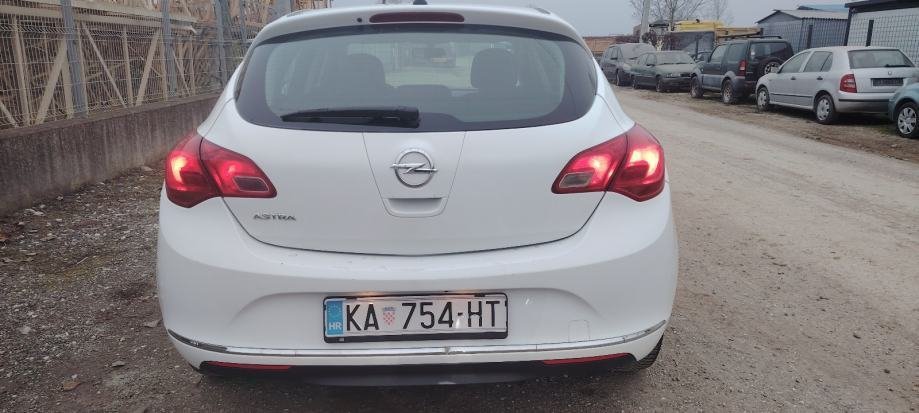 Opel Astra 1,4 TURBO LPG ATESTIRAN - polovno vozilo na prodaju, autosalon Samobor i Strmec | Samo treba delati