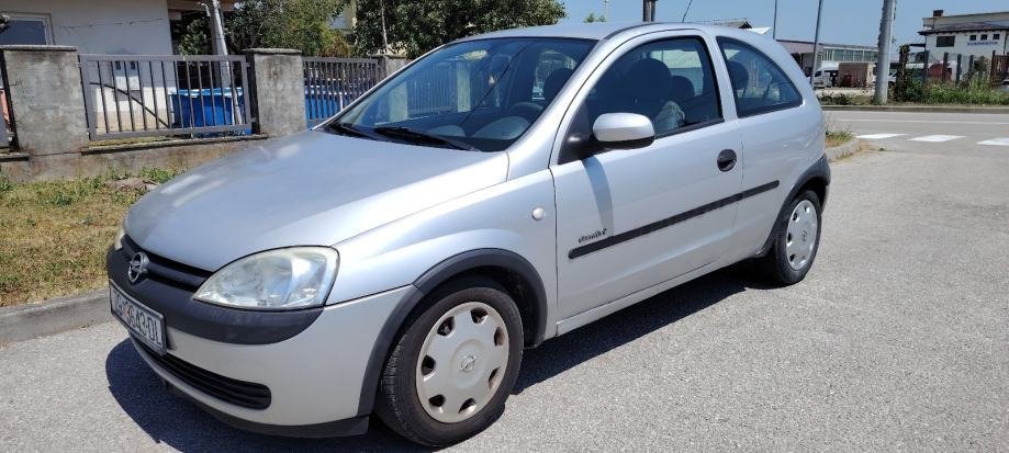 Opel Corsa 1,2 16V - Slika 4